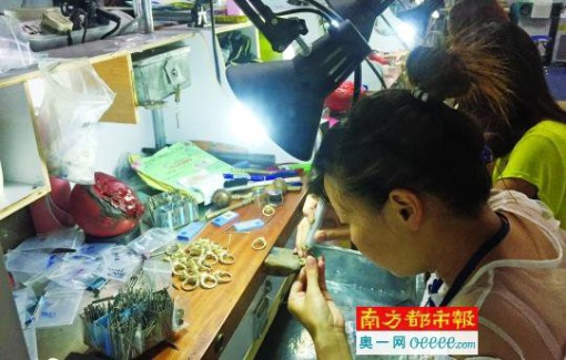 珠宝中关村：香港逾九成品牌珠宝在番禺这条城中村制作