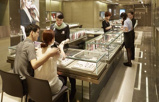 深圳黄金珠宝行业销售滑铁卢，疫情结束将迎来洗牌